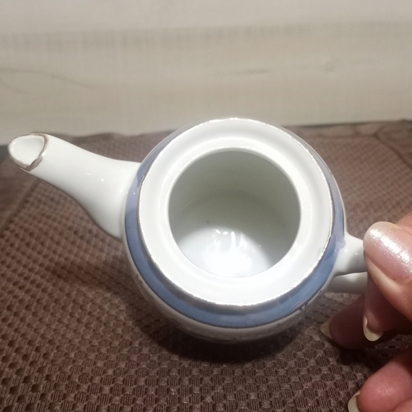 ROYAL Crown Fine China Vintage Miniature Teapot Made In Japan - Picture 7 of 10